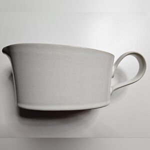 Denby Signature White Stonewear Gravy/Sauce Boat Never Used Made In England